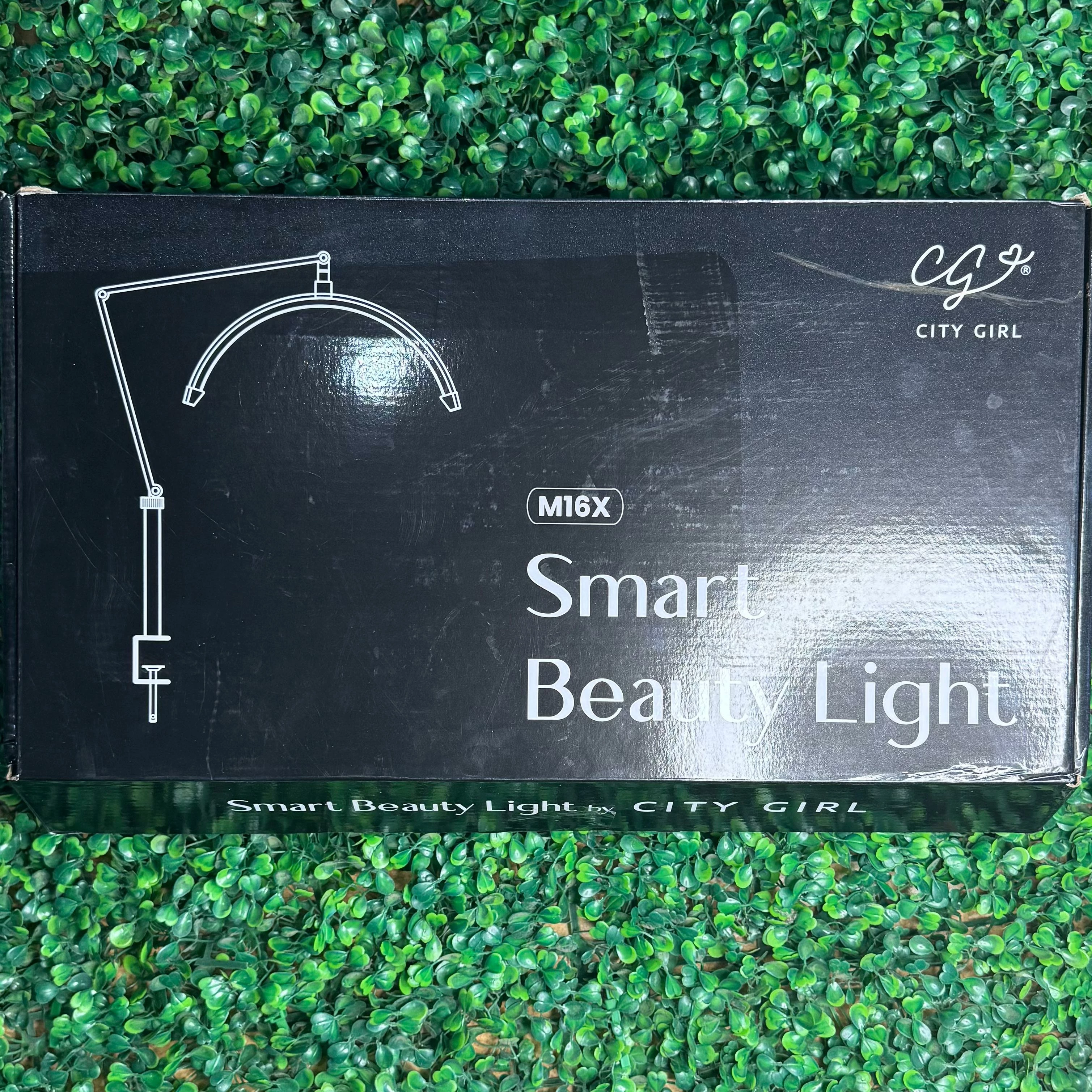Luz Profesional en Forma de Media Luna – City Girl